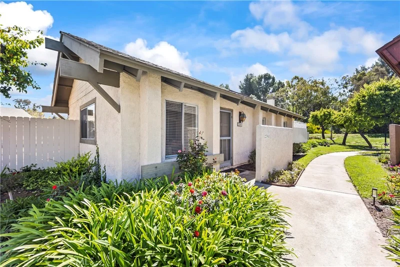 22961 Caminito Olivia 50, Laguna Hills, CA 92653