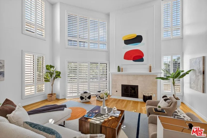 10307 Missouri Avenue 301, Los Angeles, CA 90025