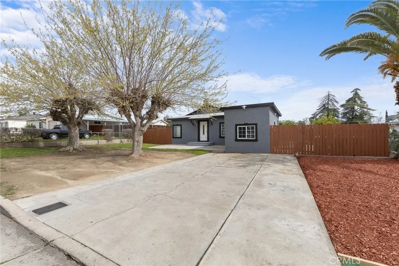 2935 Shelly Lane, Bakersfield, CA 93306