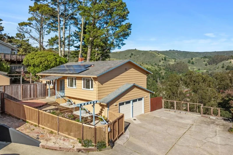 Lerida Way, Pacifica, CA 94044