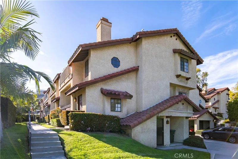 1239 E Whittier Boulevard, La Habra, CA 90631