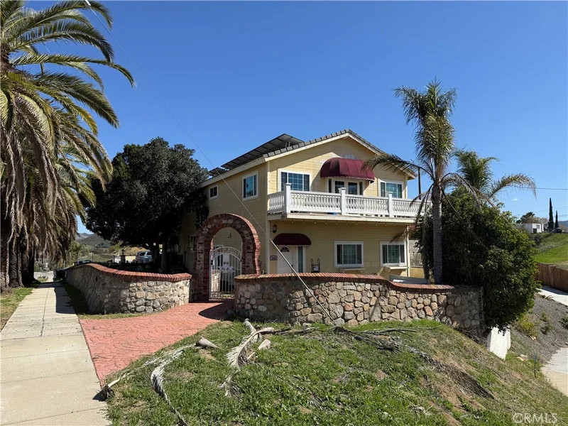 1006 W Pottery Street, Lake Elsinore, CA 92530