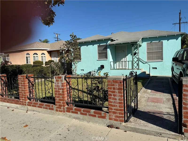 10200 San Anselmo Avenue, South Gate, CA 90280