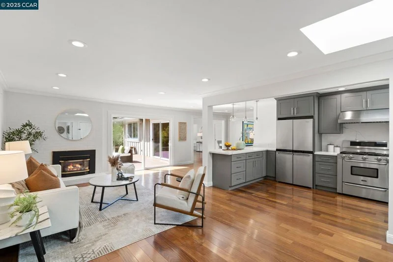 52 Ivy Dr, Orinda, CA 94563