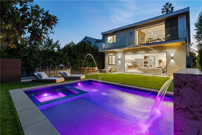 4242 Shadyglade Avenue, Studio City, CA 91604