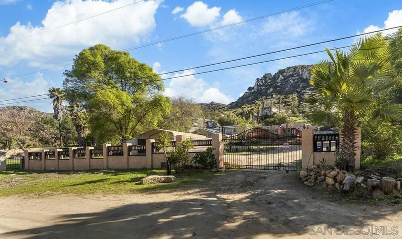 11511 Rocky Ln, Lakeside, CA 92040