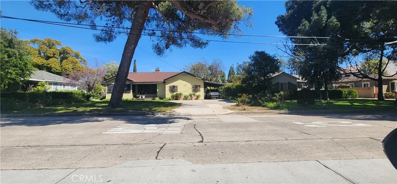 429 Eastside Avenue, Santa Ana, CA 92701