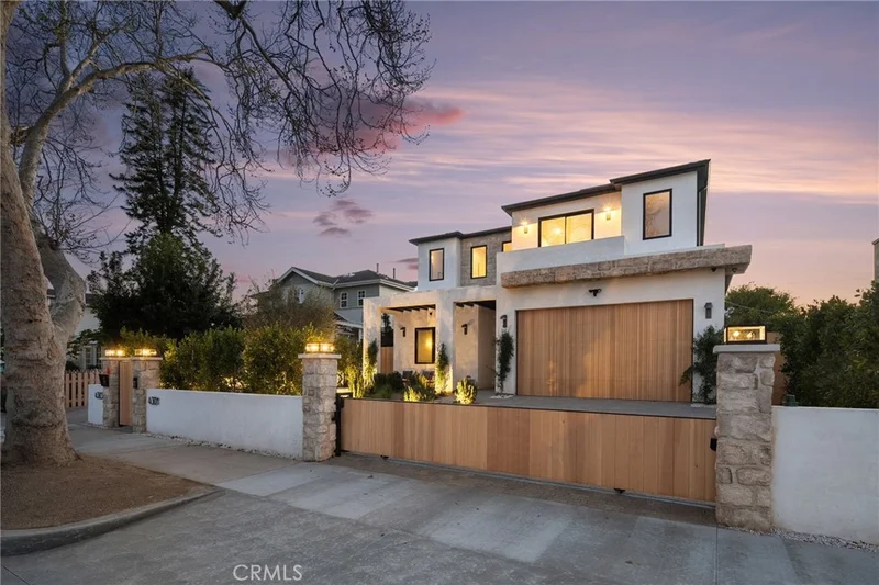 4301 Farmdale Avenue, Studio City, CA 91604