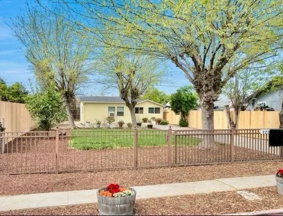 125 Goodale Court, Manteca, CA 95337