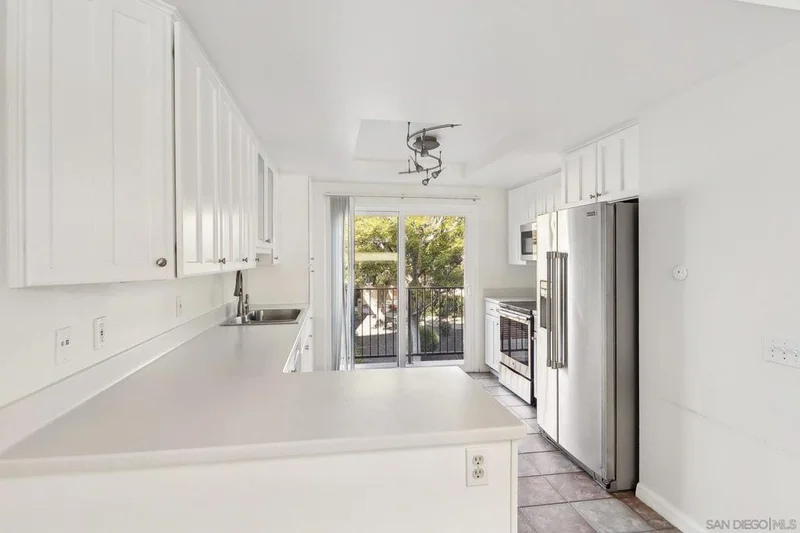 7807 Hummingbird Ln, San Diego, CA 92123