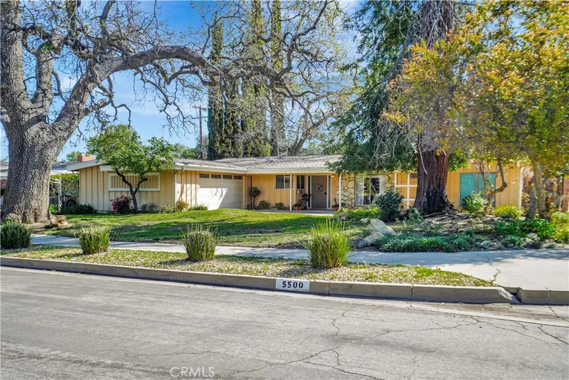 5500 Fenwood Avenue, Woodland Hills, CA 91367