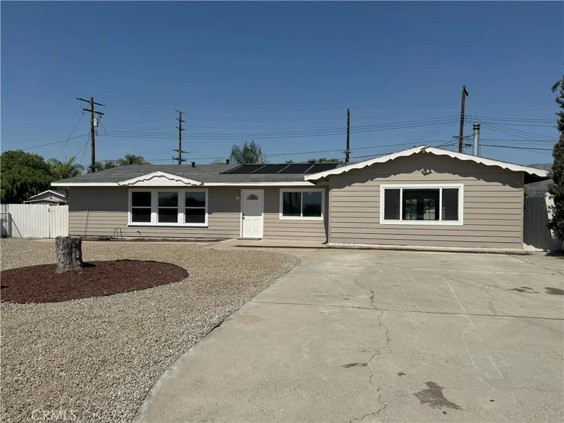 27334 Hibiscus Street, Highland, CA 92346