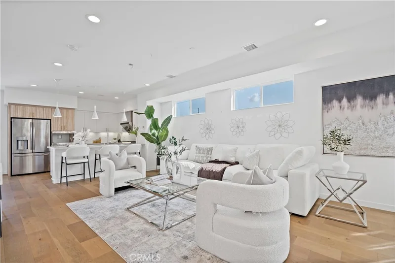 1242 1/2 Gordon Street, Los Angeles, CA 90038