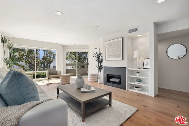 8960 Cynthia Street Cl1, West Hollywood, CA 90069