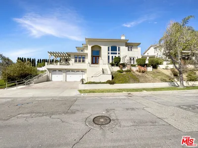 2829 Maple Avenue