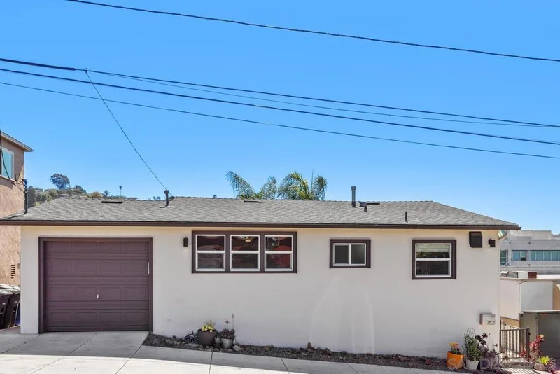 7821 Cimarron Ln, La Mesa, CA 91942