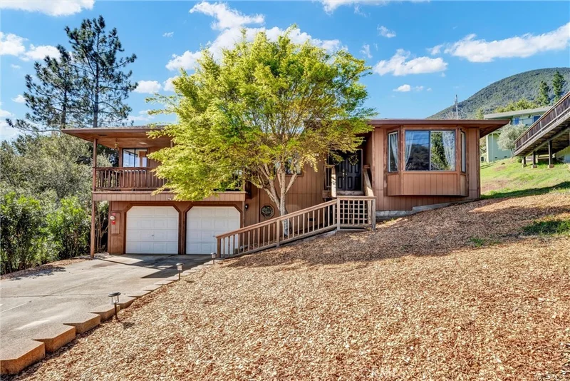 8585 Peninsula View Drive, Kelseyville, CA 95451