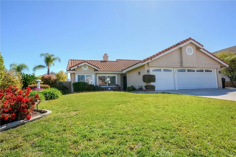 2241 Via Pacifica, Corona, CA 92882