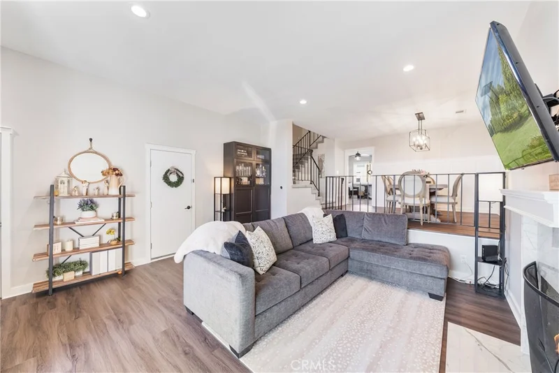 1014 Palo Verde Avenue, Long Beach, CA 90815