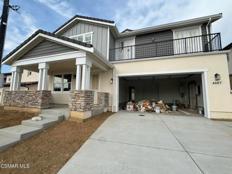 4687 Summit Avenue photo 2