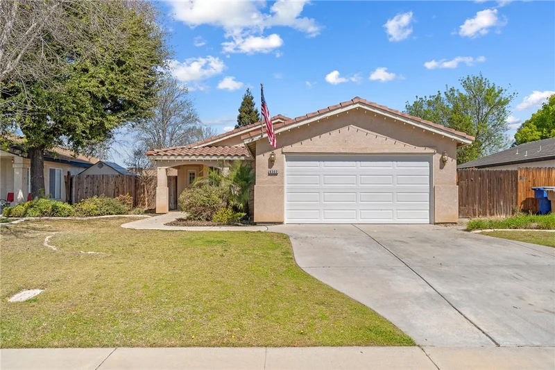 6302 Capania Court, Bakersfield, CA 93308