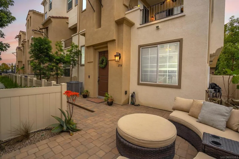 1154 Via Lucero, Oceanside, CA 92056