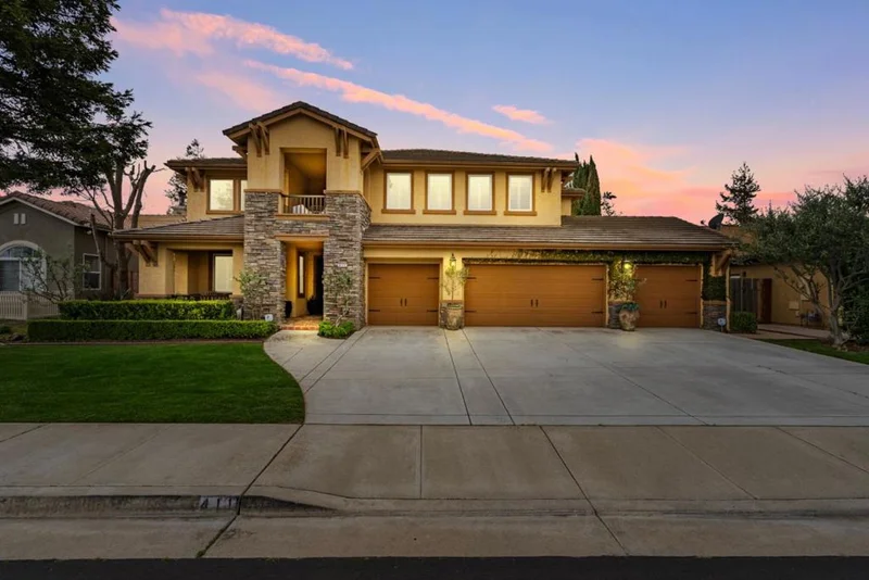 411 Regal Drive, Hollister, CA 95023