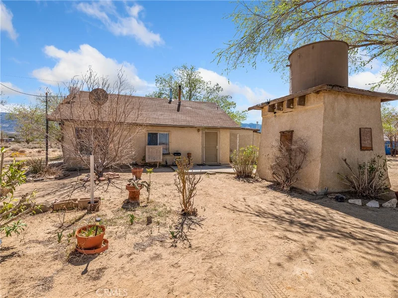 10172 Tradepost Road, Lucerne Valley, CA 92356