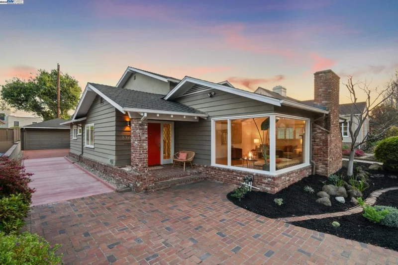 2960 Gibbons Drive, Alameda, CA 94501