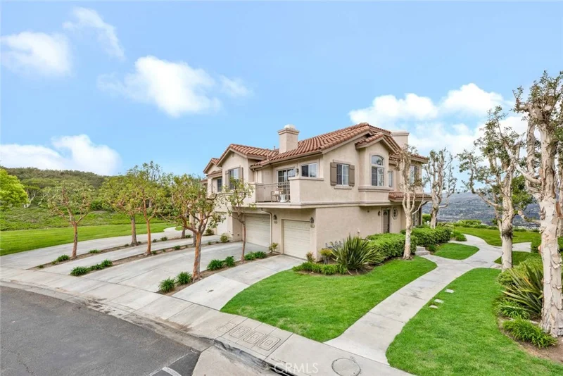 7811 E Viewrim Drive, Anaheim Hills, CA 92808