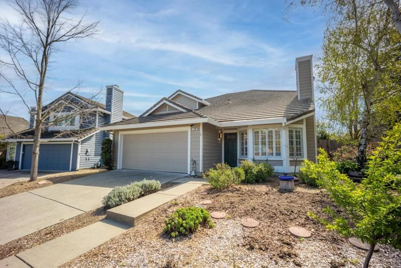 100 Drake Court, Vallejo, CA 94591