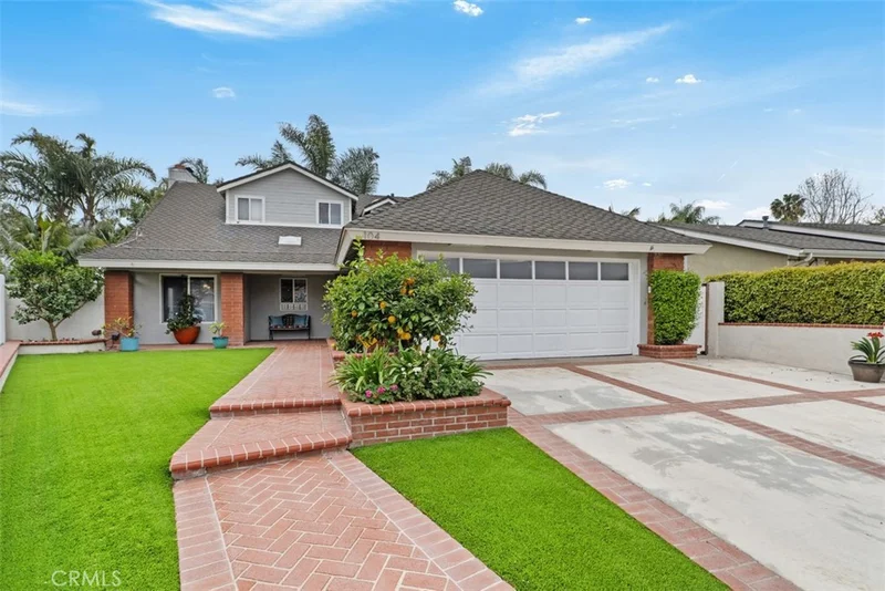 104 Princeton Circle, Seal Beach, CA 90740