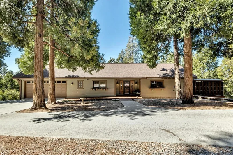 52070 Acorn Lane, Pine Cove, CA 92549