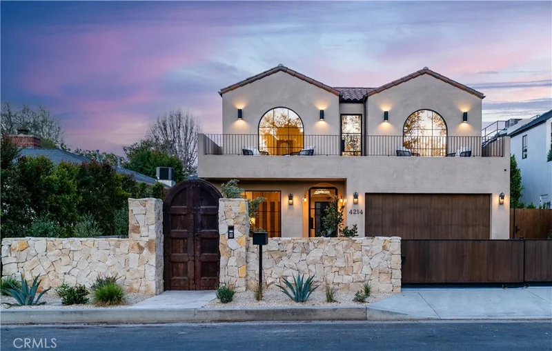 4214 Bellaire Avenue, Studio City, CA 91604