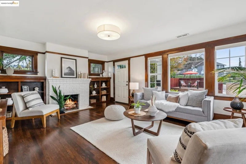 4517 Moraga Ave, Oakland, CA 94611