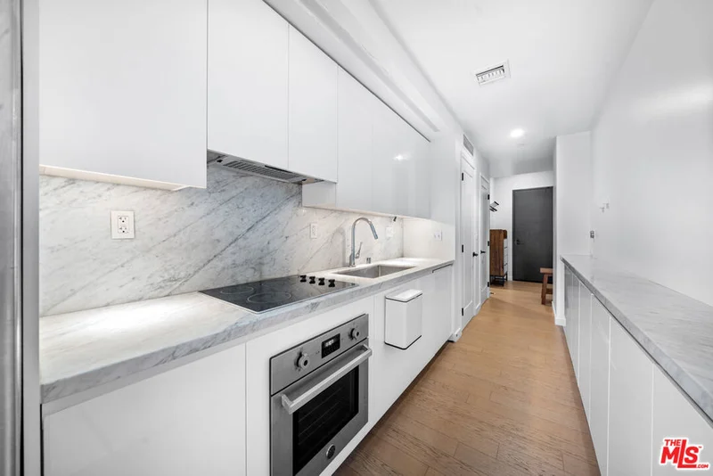 1050 S Grand Avenue 1106, Los Angeles, CA 90015
