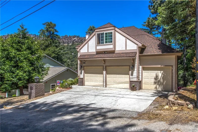 6180 Cedar Avenue, Angelus Oaks, CA 92305