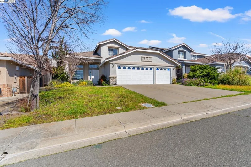 6257 Pebble Beach Dr, Vallejo, CA 94591