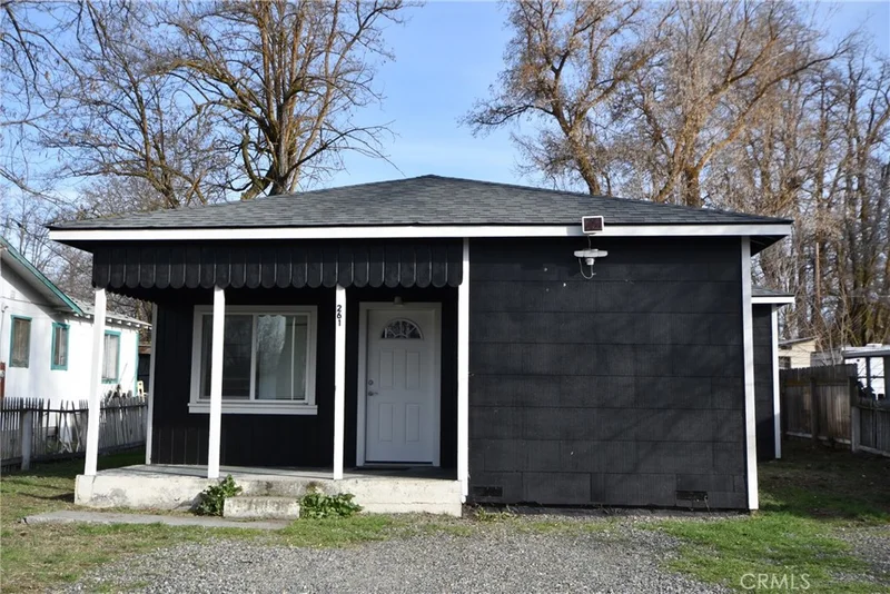 261 N 14th St, Montague, CA 96064