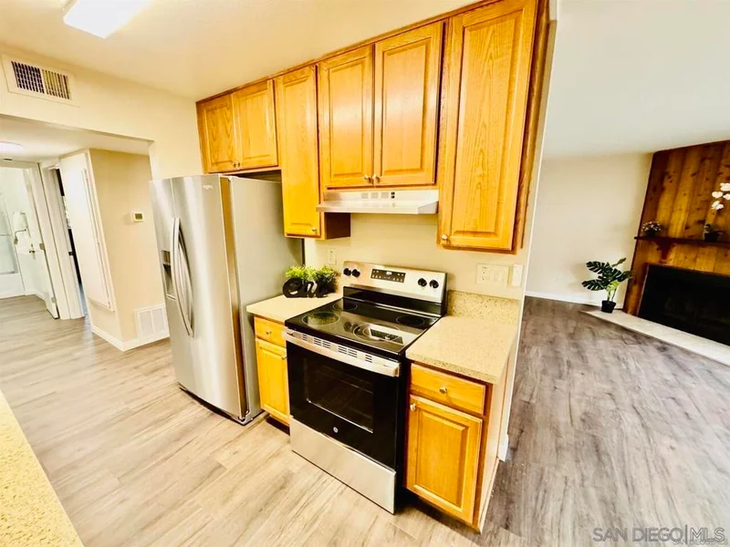 450 W Vermont Ave 703, Escondido, CA 92025