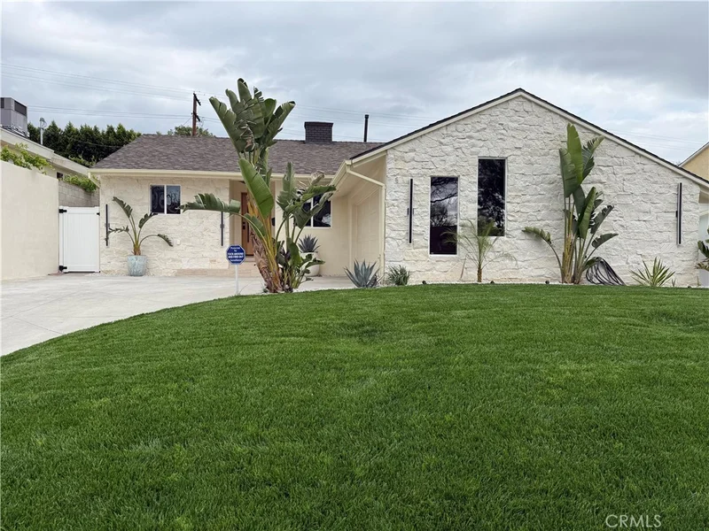 2738 N Brighton Street, Burbank, CA 91504