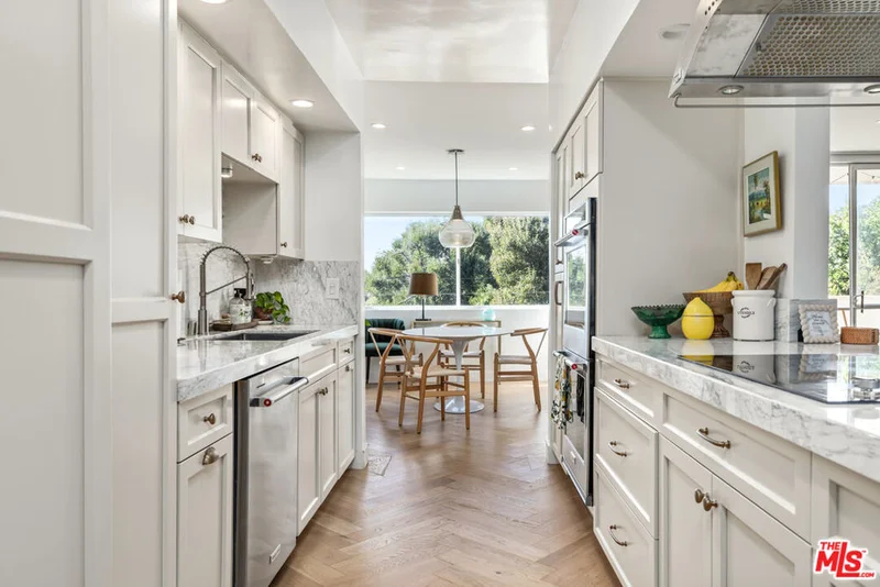 1015 N Kings Road 312, West Hollywood, CA 90069