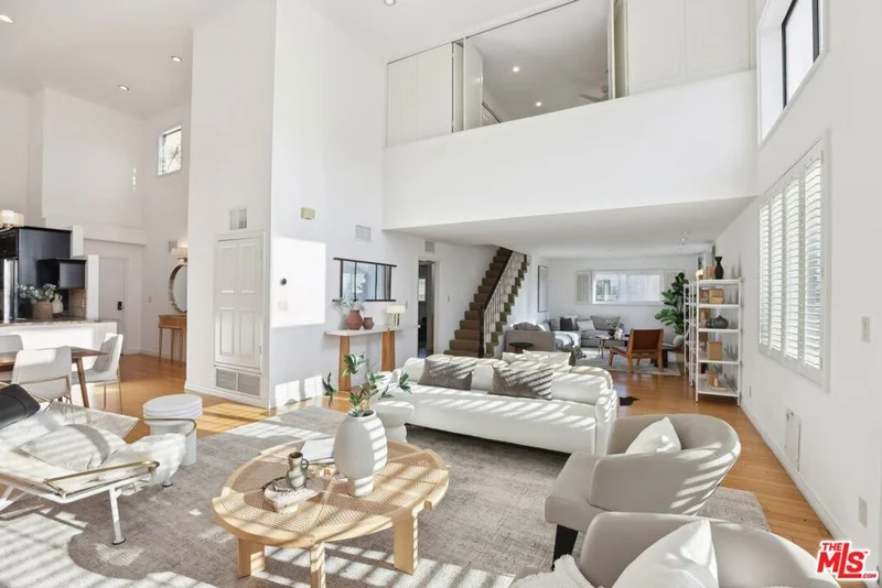 1854 S Beverly Glen Boulevard 302, Los Angeles, CA 90025