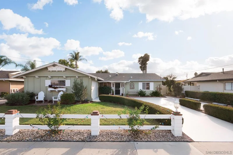 7813 Lake Adlon Dr, San Diego, CA 92119