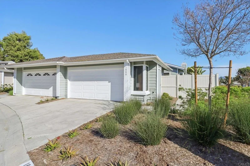1888 Foxhills Ter, Vista, CA 92081