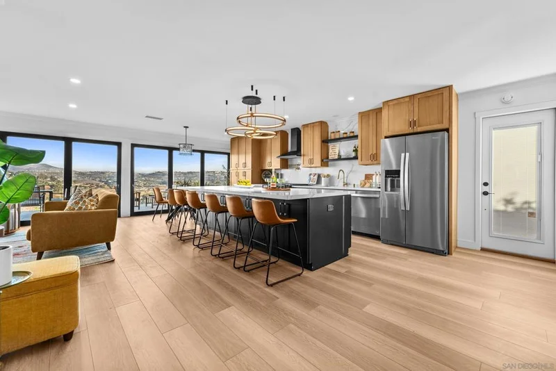 4505 La Cuenta Dr, San Diego, CA 92124