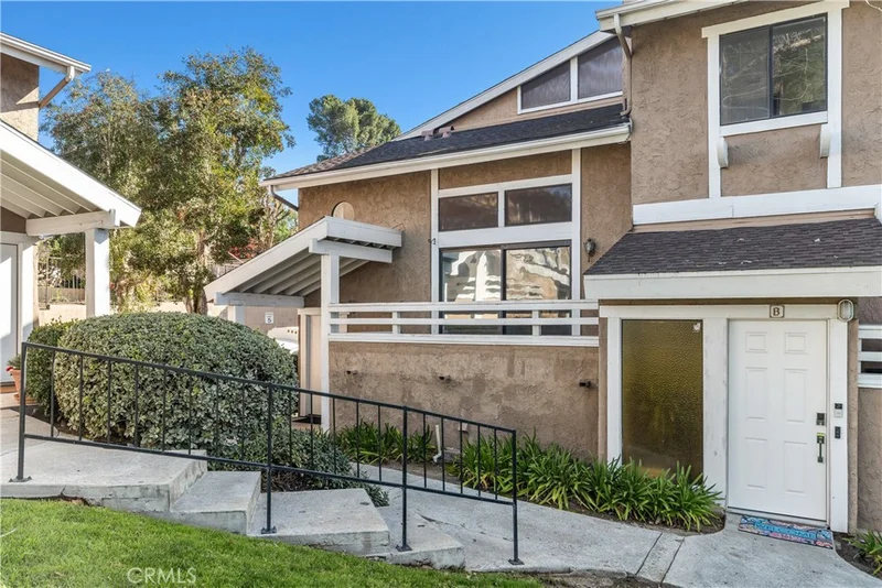 911 W Imperial 65, La Habra, CA 90631