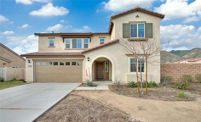 885 Canopy Ln, San Jacinto, CA 92583