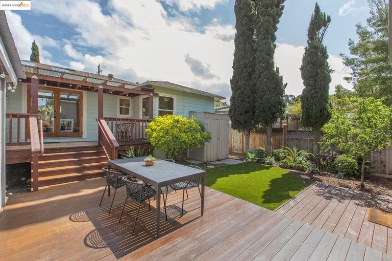 6167 Overdale Ave, Oakland, CA 94605