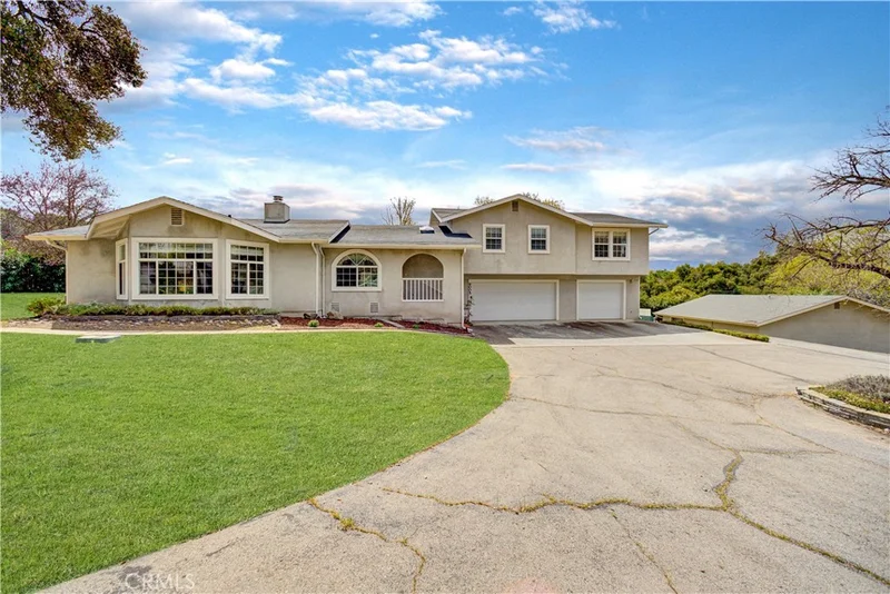 9005 Caleta Lane, Atascadero, CA 93422